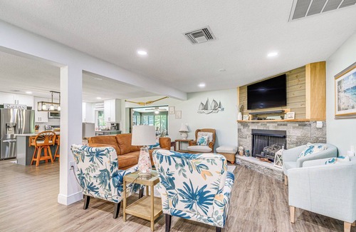 Crystal River House | Canal-Front Outdoor Oasis: Home in Crystal Water