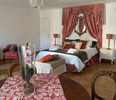 Santa Croce House | Canal Riva De Biasio