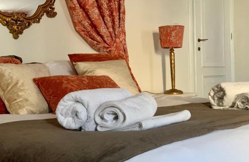 Santa Croce House | Canal Riva De Biasio