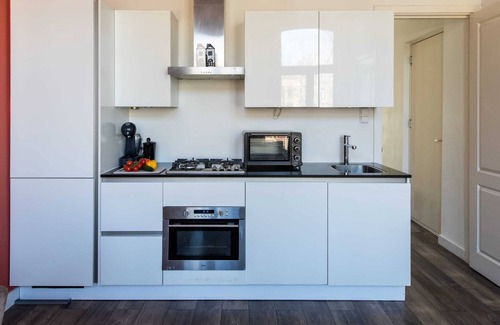Oude Pijp Apartment | Canal view apartment in the center of Amsterdam