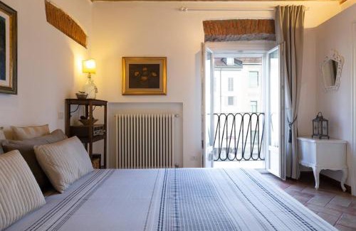 Porta Genova Apartment | Canal View Historical Apartment