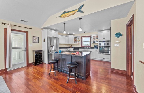 Brigands' Bay House | Canalfront - 5 Bedrooms, Private Pool, Hot Tub, Boat Dock
