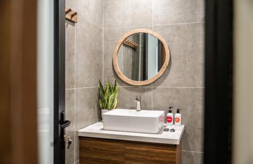 Hai Ba Trung Apartment | CANAVERAL Residence near Hoan Kiem-OUTSTANDING Rooftop with Private Pool