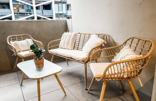 Reid Apartment | Canberra City | Parking | Self check-in | Pool