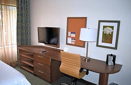 Forest Hills Hotel | Candlewood Suites Grand Rapids Airport, an IHG Hotel