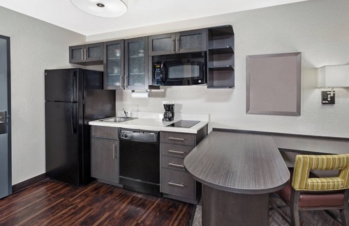 Appleton Hotel | Candlewood Suites Appleton by IHG