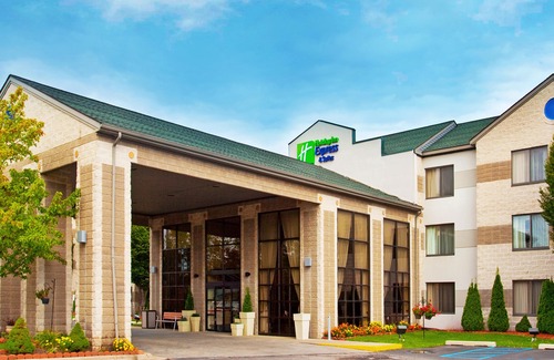 Forest Hills Hotel | Candlewood Suites Grand Rapids Airport, an Ihg Hotel