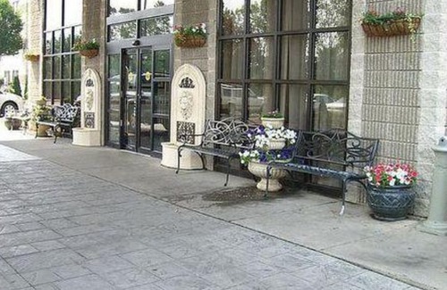 Forest Hills Hotel | Candlewood Suites Grand Rapids Airport, an Ihg Hotel