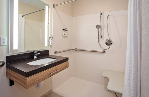 Kenosha Hotel | Candlewood Suites Kenosha – Pleasant Prairie by IHG