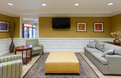 Lakeview Hotel | Candlewood Suites Manassas