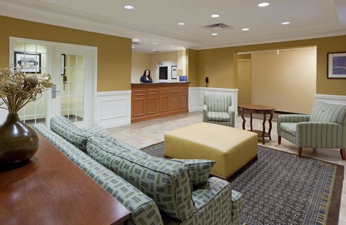Lakeview Hotel | Candlewood Suites Manassas, an IHG Hotel