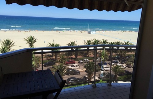 Canet-Plage Apartment | Canet-Plage,T2 face mer, 46m2,traversant, parking couvert, Clim mobile, wifi.