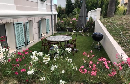 Carnot Apartment | Cannes 2 pieces de 49 m2 ,piscine. Jardin privatif