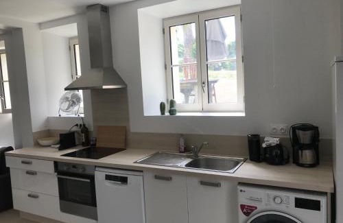 Carnot Apartment | Cannes 2 pieces de 49 m2 ,piscine. Jardin privatif