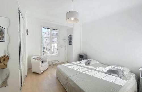 Carnot Apartment | Cannes 3 BR 3 bath close to Palais & Croisette by Olam Properties