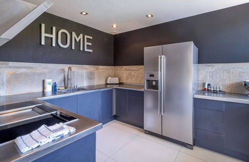 Carnot Villa | Cannes: Gorgeous private, modern villa with swimming pool