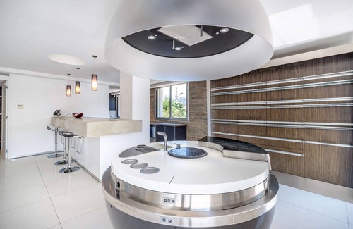 Carnot Villa | Cannes: Gorgeous private, modern villa with swimming pool