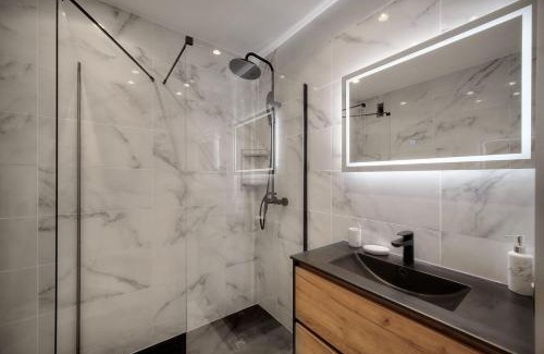 Cannes City Centre Apartment | Cannes Luxury Rental - Stunning apartment with terrace to rent Grand Hotel