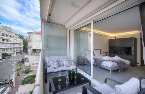 Cannes City Centre Apartment | Cannes Luxury Rental - Stunning apartment with terrace to rent Grand Hotel