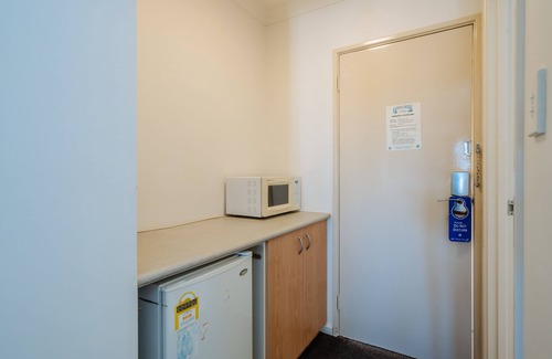 Mount Pleasant Hotel | Canning Bridge Auto Lodge
