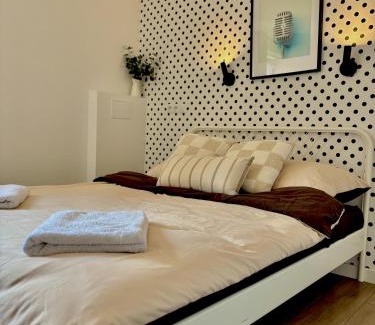 Srodmiescie Połnocne Apartment | Canoe 2-Bedroom Apartment with City View in Central Warsaw