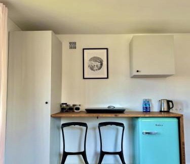 Srodmiescie Połnocne Apartment | Canoe 2-Bedroom Apartment with City View in Central Warsaw
