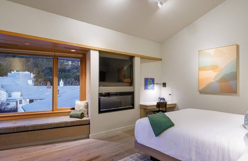Eastsound Hotel | Canoe - Warm and Cozy with View