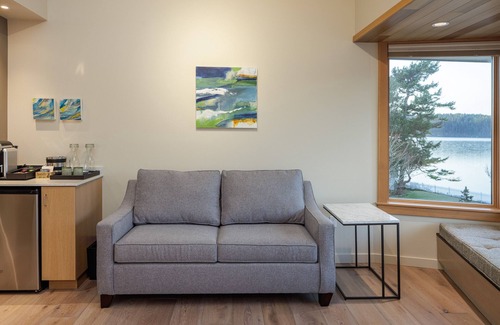 Eastsound Hotel | Canoe - Warm and Cozy with View