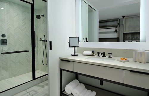 Downtown Columbus Hotel | Canopy By Hilton Columbus Downtown Short North