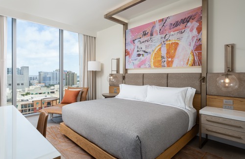 Downtown West Palm Beach Hotel | Canopy by Hilton West Palm Beach Downtown