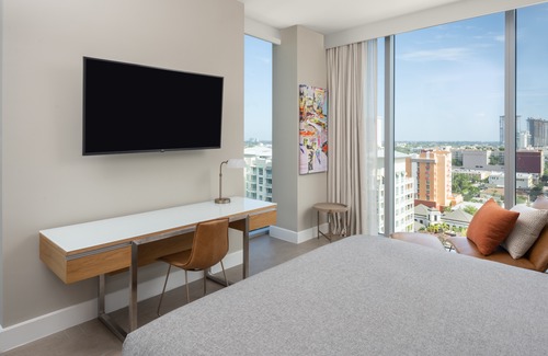 Downtown West Palm Beach Hotel | Canopy by Hilton West Palm Beach Downtown