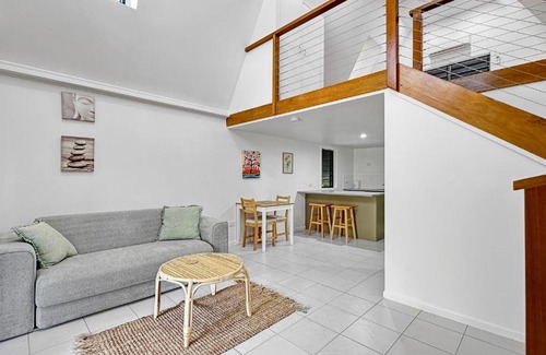 Nelly Bay House | Canopy Chalet 6
