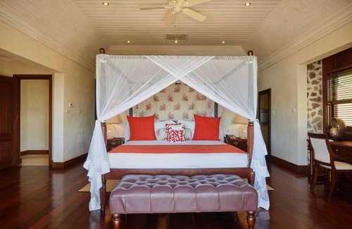 Carenage Villa | Canouan Beach House (4/5 Rooms)