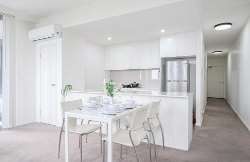 Canterbury Apartment | Canterbury Modern 2Br Apt Near Woolworths