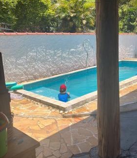 Sapucai-Mirim House | Cantinho na roca com piscina