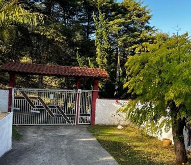 Sapucai-Mirim House | Cantinho na roca com piscina