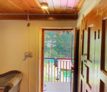 Kasol Bed & Breakfast | Canvas and Coffee