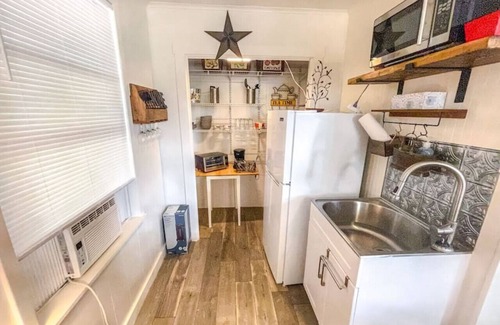 Canyon Lake Apartment | Canyon Lake Loft - Minutes from Boat Ramp 2 - South Side of Canyon Lake!
