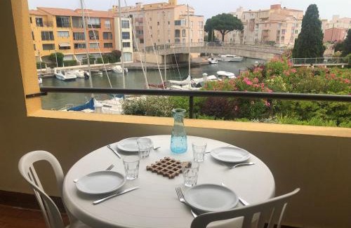 Cap d'Agde Apartment | Cap D 'Agde Studio cabine 5 personnes, vue chenal