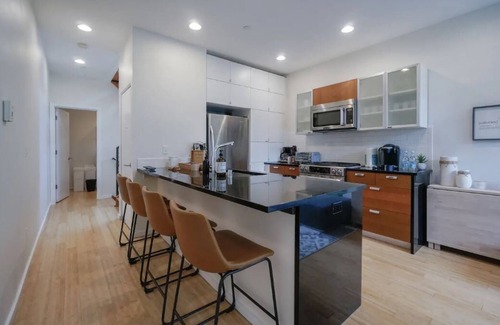 Broadway House | Cap Hill Loft, Pets OK, W/D, Walk to Needle