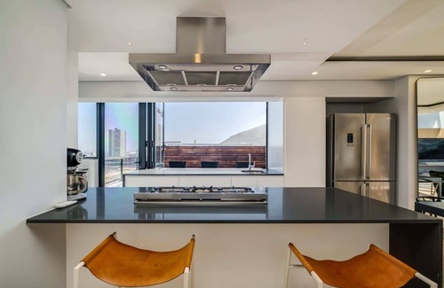 Sea Point Apartment | Cape Town Penthouse w/Lovely Views (Quendon Penthouse)