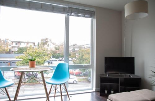 Broadway Apartment | Capitol Hill Modern Studio with Free Parking!