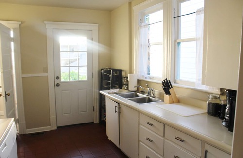 Broadway House | Capitol Hill-Walking Distance to Light Rail, Minutes to Downtown, Seattle Center