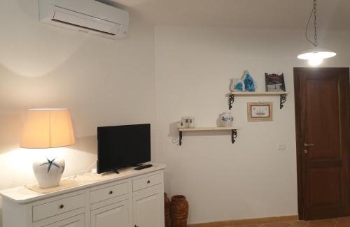 Golfo Aranci Apartment | Capo Figari 9, Appartamento spazioso nel centro di Golfo Aranci con terrazza, Wi-Fi, parcheggio gratuito