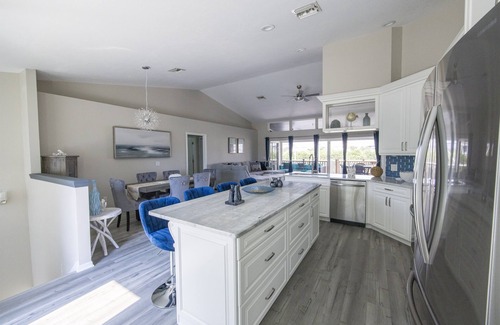 Isles of Capri House | Capri Charm Remodeled Oasis w/Heated Pool-Kayaks
