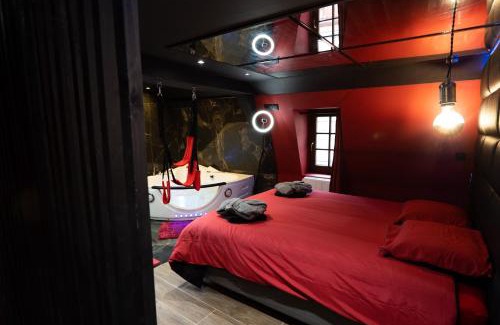 Valenciennes Apartment | Capsule Secret - Jacuzzi - Netflix & Home cinéma - Jeux de couple - Barre de pole dance