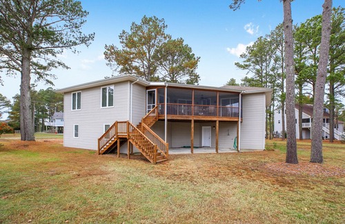 Deep Hole House | Captain Freeland in Oyster Bay! This Home sleeps 8 and has amazing Views of the