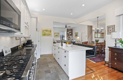 Edgartown House | Captain Morse House Luxury - In Town, Walk to Waterfront, Beach, Pets, 5 stars