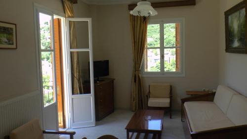 Kioni Apartment | Captain's Apartments