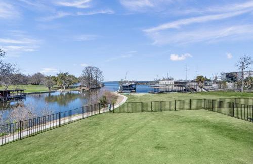 Horseshoe Bay House | Captain's Cove Retreat New Listing Concierge Services